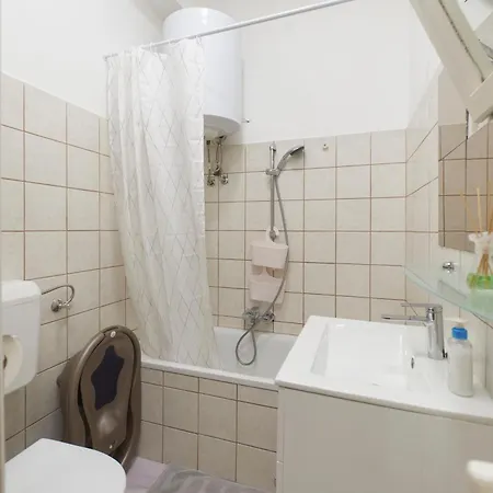 Tinodi Down Town Daire Budapeşte